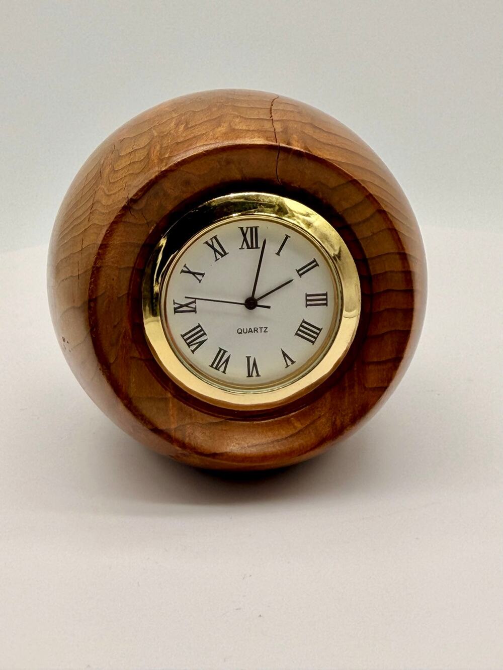 Handcrafted wooden egg quartz clock